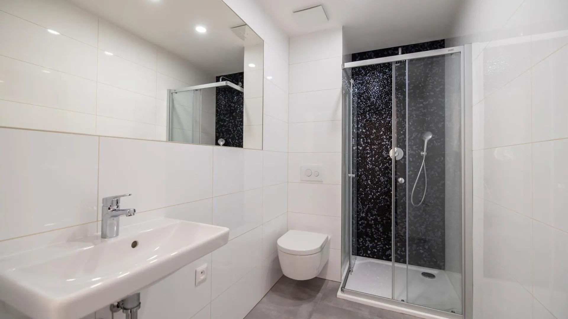 Charming Apartment By Wenceslas Square And National Museum With Ac Prag